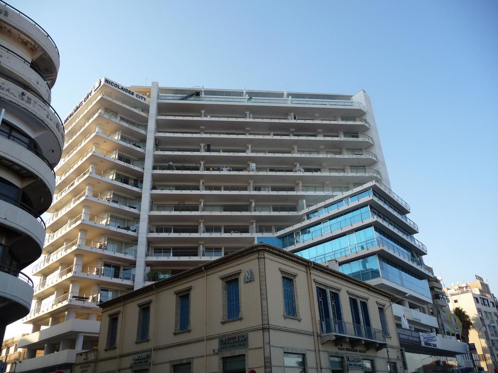 T&E Apartment Larnaca Esterno foto